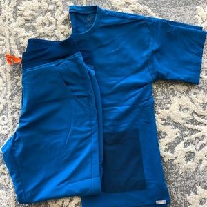 Limited edition holiday 2019 scrub set